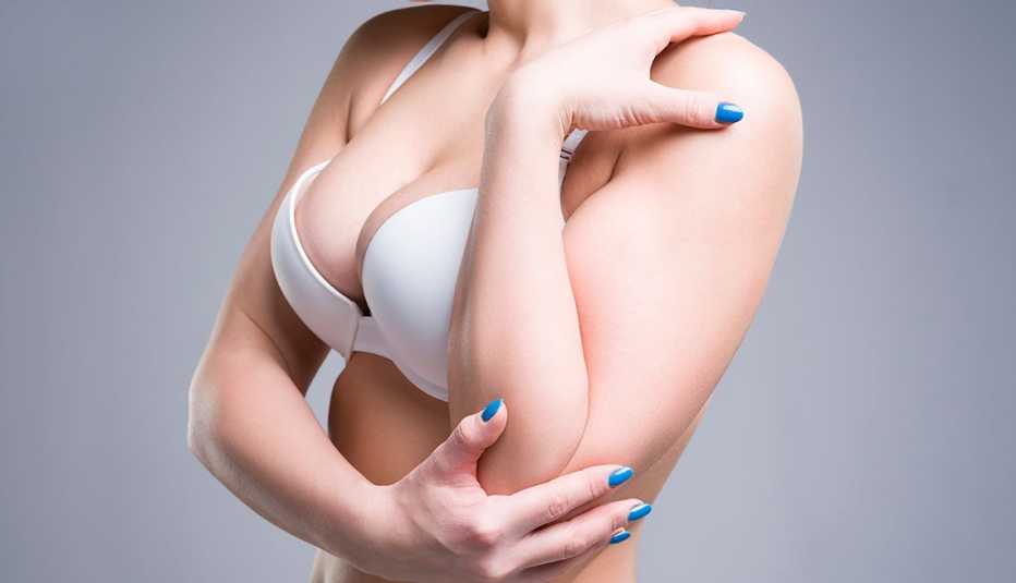 Busto de mujer en ropa interior