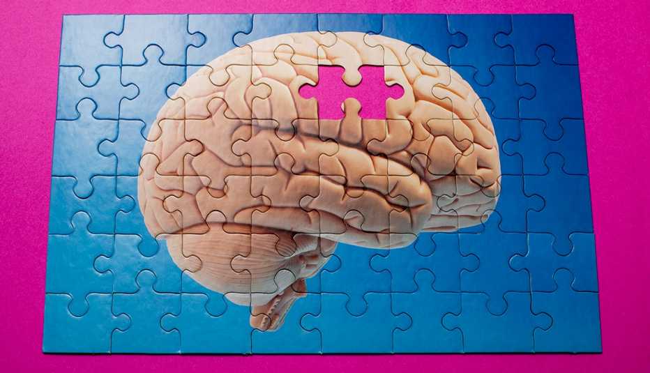 Rompecabezas de un cerebro humano al que le falta una pieza