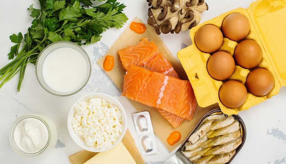 Alimentos ricos en vitamina D - Huevos, salmon, quesos