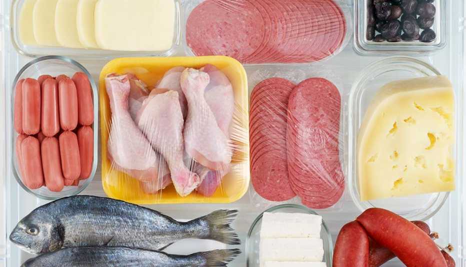 Fotos con diferentes productos ricos en proteína - Síntomas de la falta de carbohidratos en la dieta 