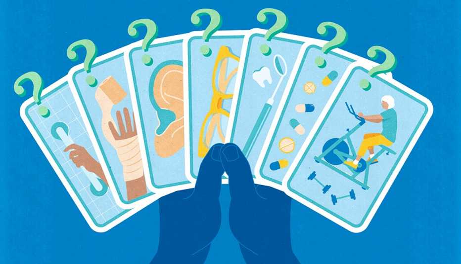 Manos sosteniendo un abanico de tarjetas con signos de interrogación encima