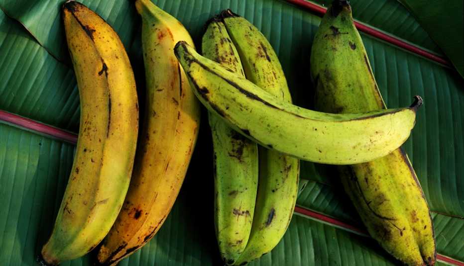 Plátanos verdes y maduros