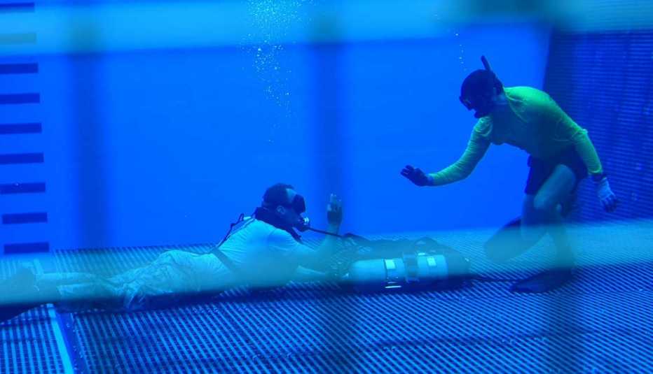 Clase de buceo en progreso