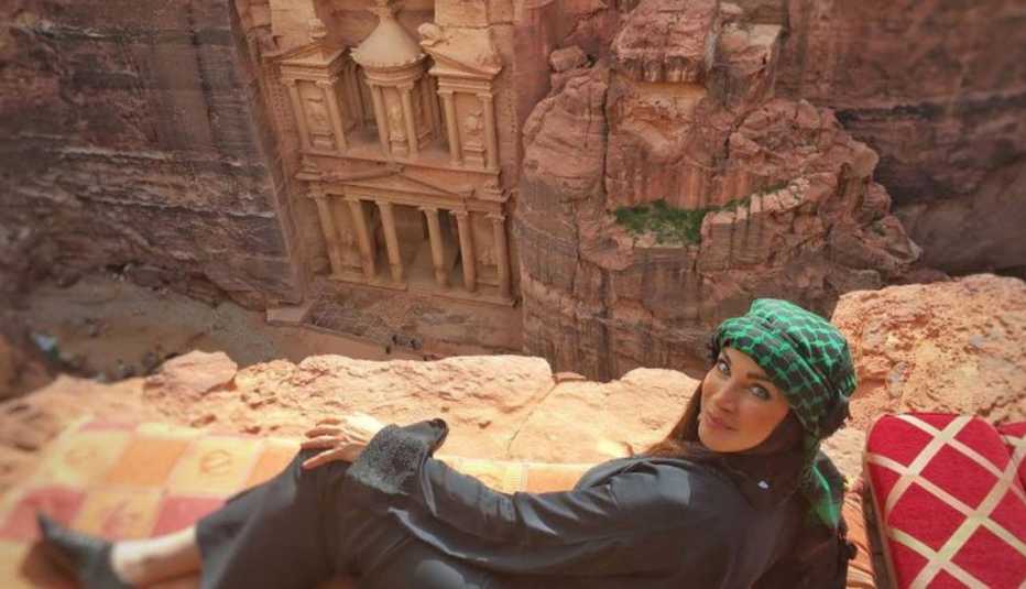 Carmen Dominicci en Petra, Jordania.