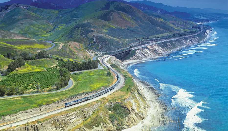 Vista aérea del tren Amtrak Starlight