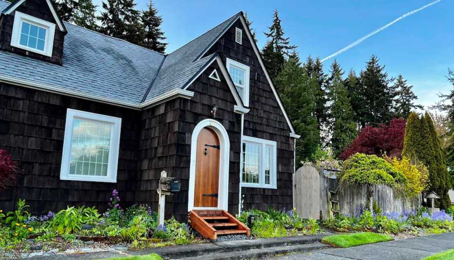 Vista exterior de Vintage Charmer, una casa de alquiler vacacional