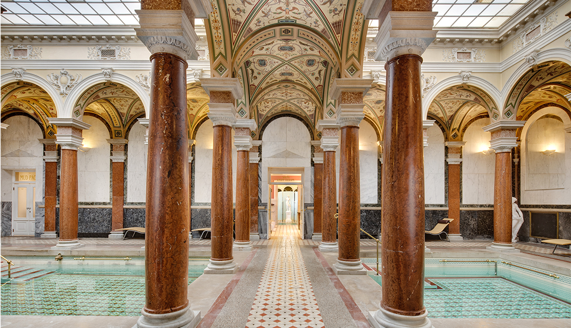 un baño romano en el Nové Lázně Health Spa Hotel en Mariánské Lázně, República Checa.