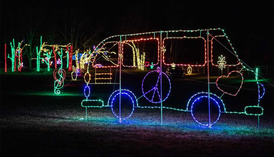 Exhibición de luces con el signo de paz y amor en Betel