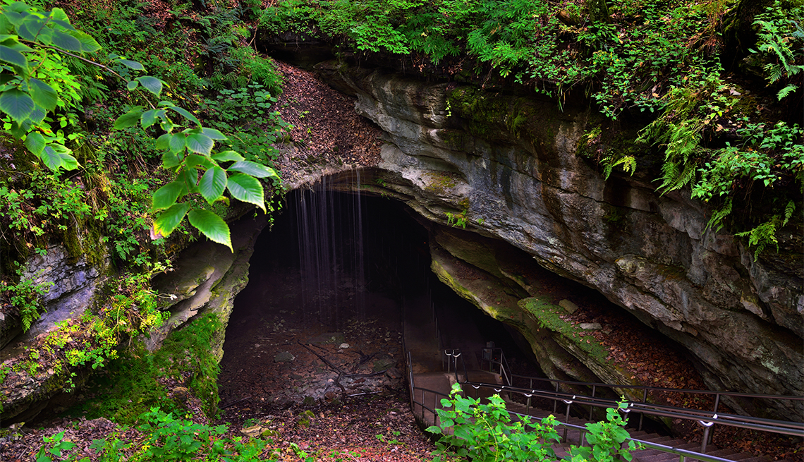 Entrada a una cueva en el Mammoth Cave National Park