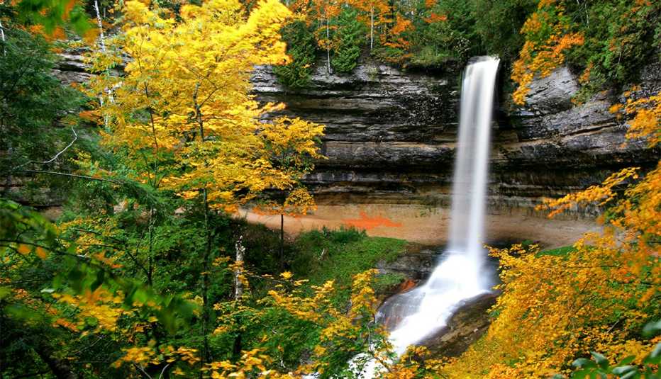 Caída de agua Munising Falls