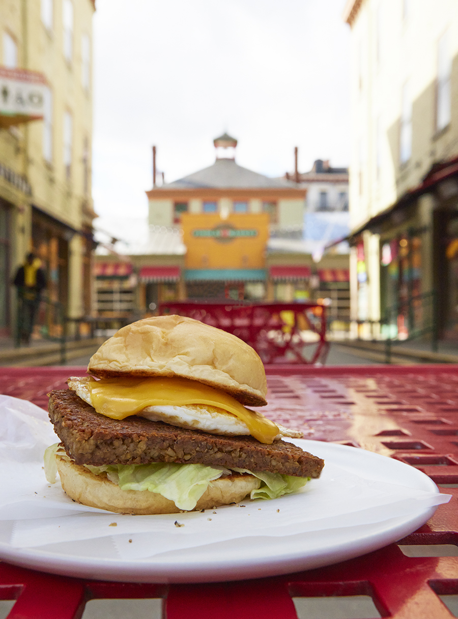 Sánduche de salchicha goetta