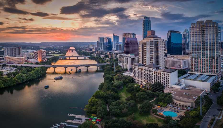 Puesta de sol sobre el lago Lady Bird