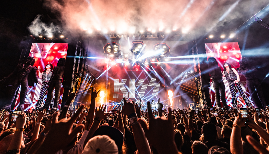 Kiss, la banda de rock en concierto