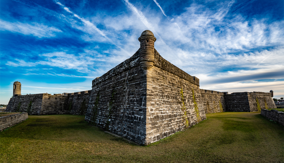 Murallas en piedra de un castillo
